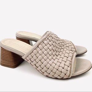 Leather made in italy woven slides